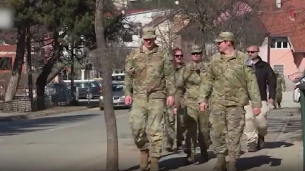 Rusia, acuzată de englezi că spionează NATO din Serbia