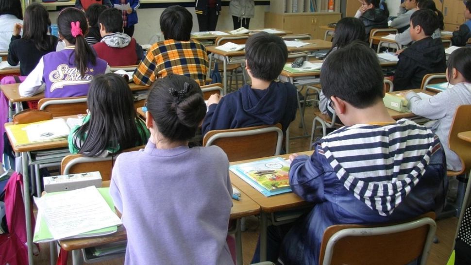 Caz neașteptat într-o școală din România: o minoră de 15 ani a aflat la ora de Biologie că este însărcinată