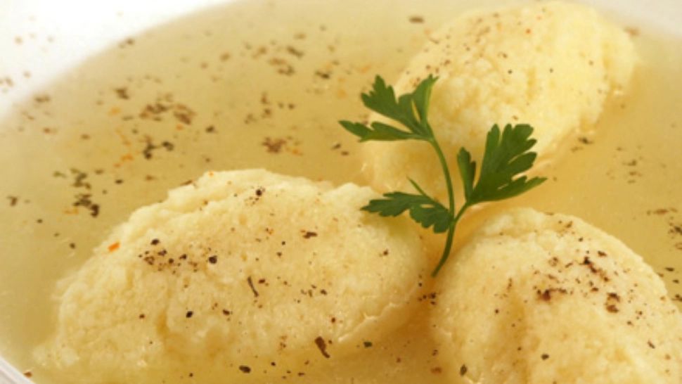 Secretul găluștelor ungurești: ingredientul care transformă o simplă supă într-un deliciu reconfortant. Ce adaugă unguroaicele în compoziție?