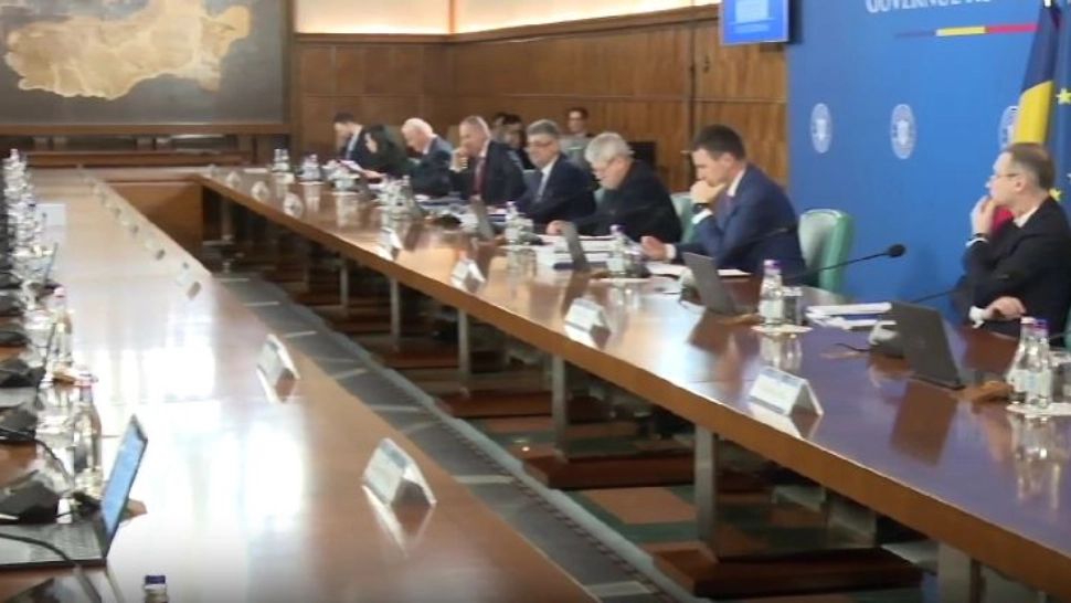 Guvernul crește TAXELE pe venit în timp ce leul scade. Deficit mai mare decât în pandemie