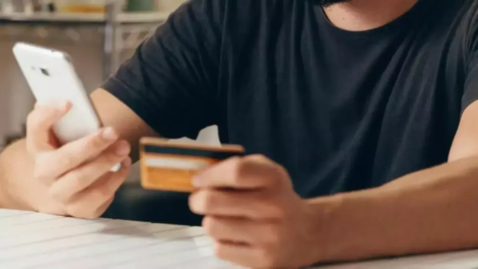 Cum pot hackerii să îți fure numărul de telefon și să îl transfere pe o altă cartelă, cu tot cu date personale. Avertisment de la experții în securitate cibernetică