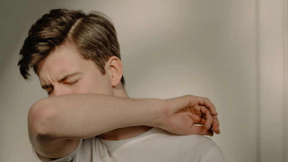 Remedii pentru a scăpa de tusea seacă. Sunt eficiente, la îndemână și nu au contraindicații