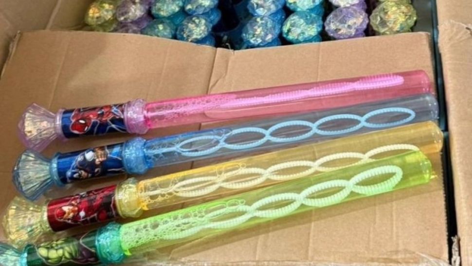 25 de colete cu jucării contrafăcute, descoperite în Portul Constanța. Marfa urma să ajungă în Republica Moldova