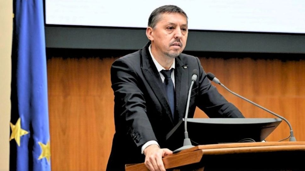 Ministrul Educației a semnat: „Butonu Roșu” devine lege în școli. Un întreg mecanism va fi pus în aplicare