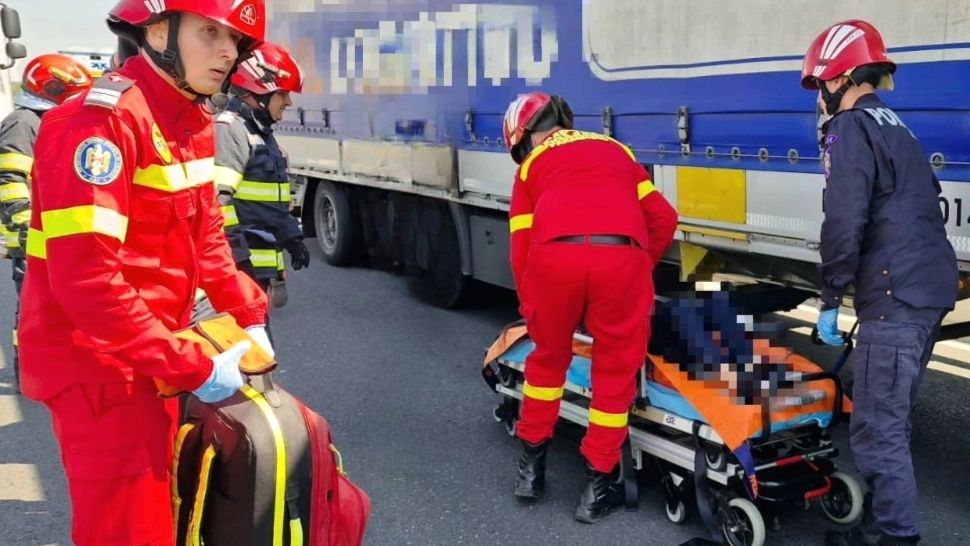 Accident grav pe DN5, între Daia și Frătești: o femeie rănită după ce motocicleta pe care se afla a fost lovită de un TIR
