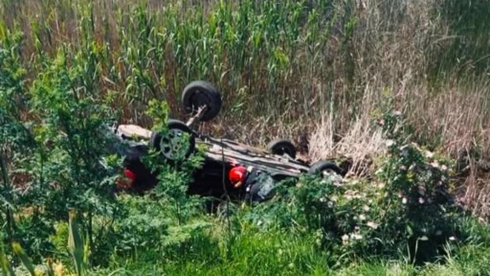 Accident în Delta Neajlovului: doi tineri de 19 ani s-au răsturnat cu mașina într-o zonă mlăștinoasă