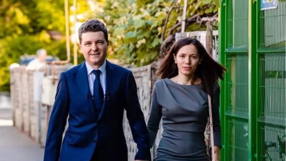 De ce a lipsit partenera lui Nicușor Dan de la ceremonia de învestire? Unul dintre copiii cuplului a fost prezent 