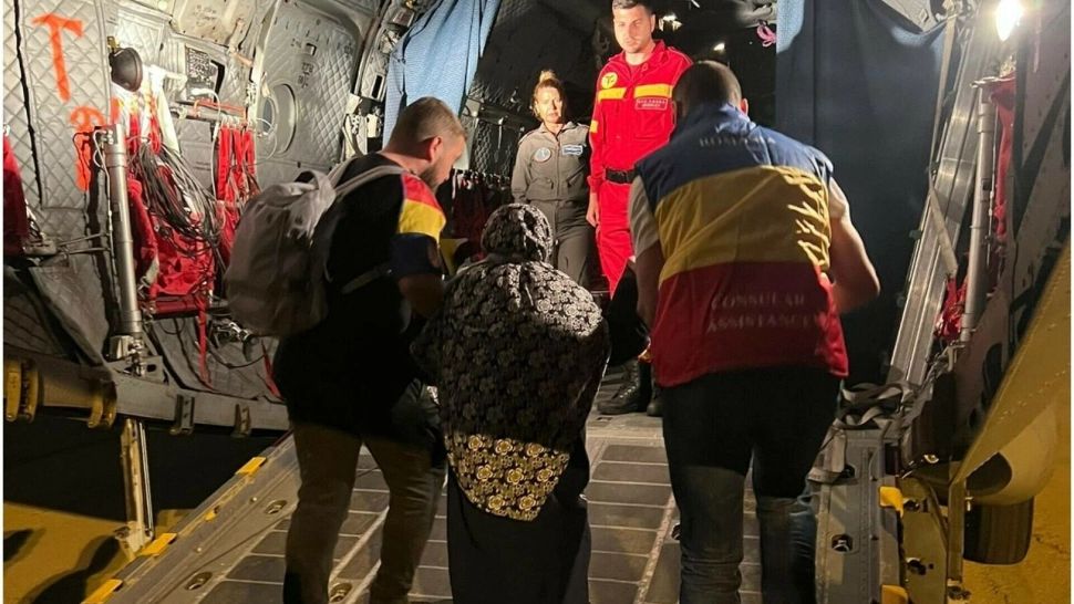 Anunț MAE: nouă români și membri ai familiilor lor, evacuați din Fâșia Gaza 