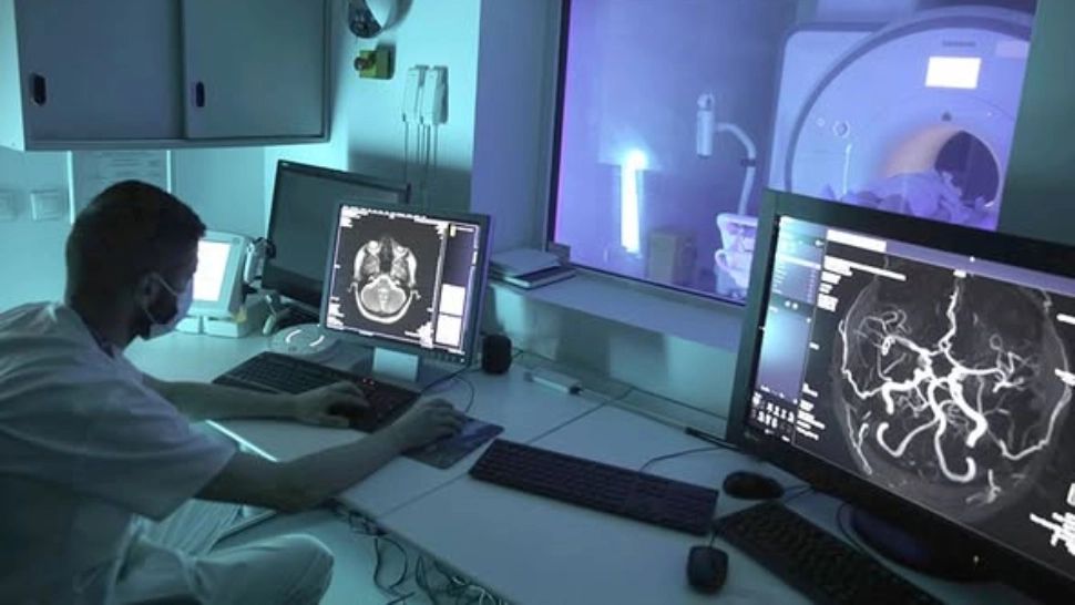 AVC-ul a devenit a doua cauză de deces în România. Ce explicații au medicii?