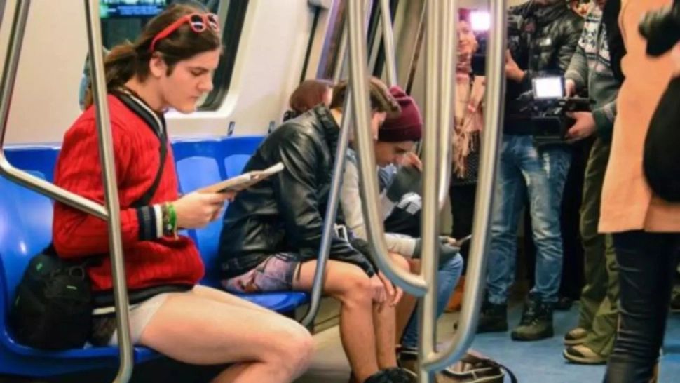 "Rezistul în chiloți" s-a supărat că n-a fost chemat la recepția de învestire a lui Nicușor Dan. Florin Bădiță a cerut oficial lista invitaților la Cotroceni