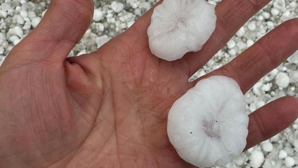 Urgie de COD ROȘU în Prahova. Grindina cât oul de rață a distrus tot. S-au transmis și mesaje RO Alert - VIDEO