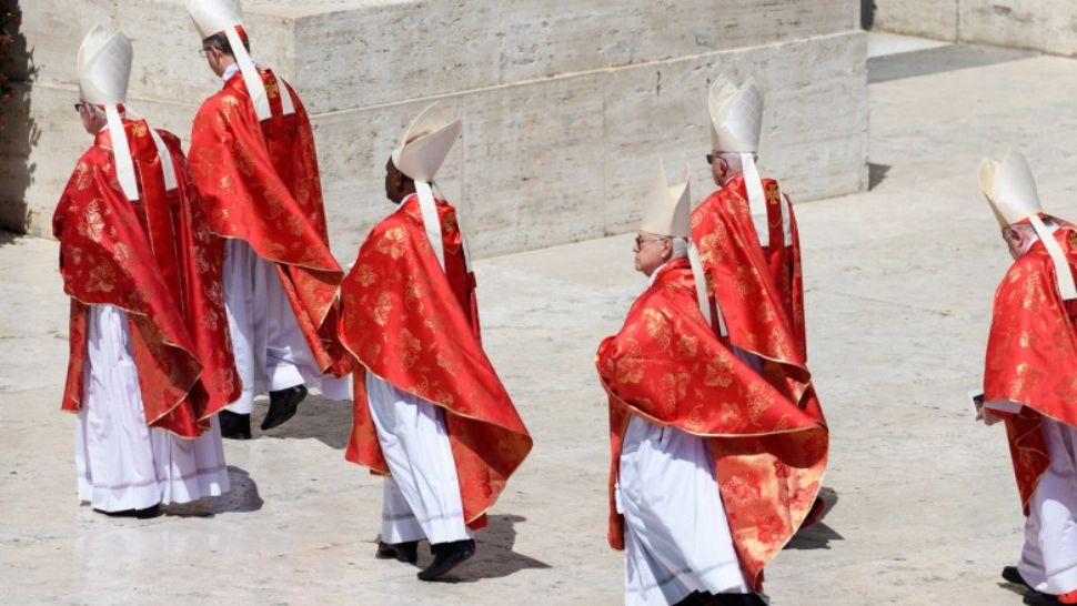 Ce mănâncă viitorii papi? Reguli stricte și supraveghere permanentă în timpul conclavului. Marele SECRET de la Vatican