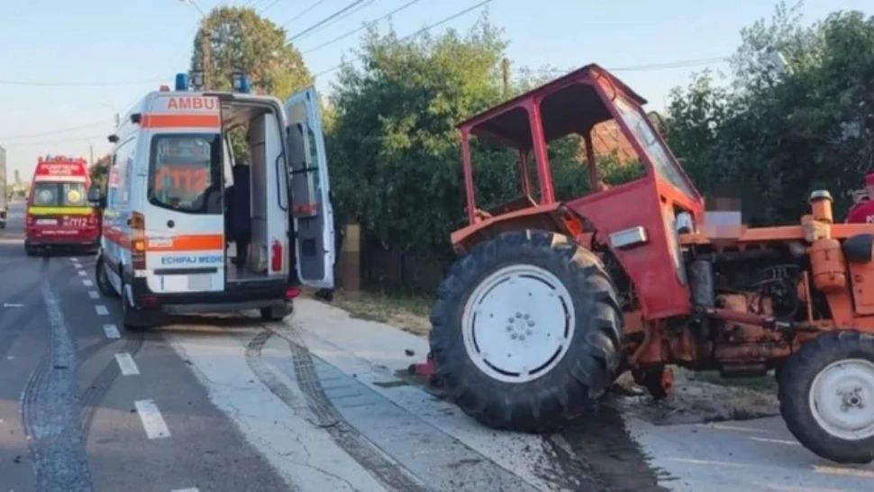 Accident grav în apropiere de Timișoara: victimele sunt o mamă și copilul ei, în urma coliziunii dintre un autoturism și un tractor