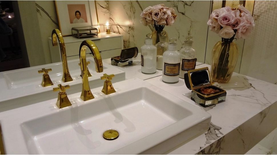 Obiectul care se poate transforma într-un cuib pentru bacterii extrem de periculoase dacă nu îl cureți. Îl fososești zilnic 