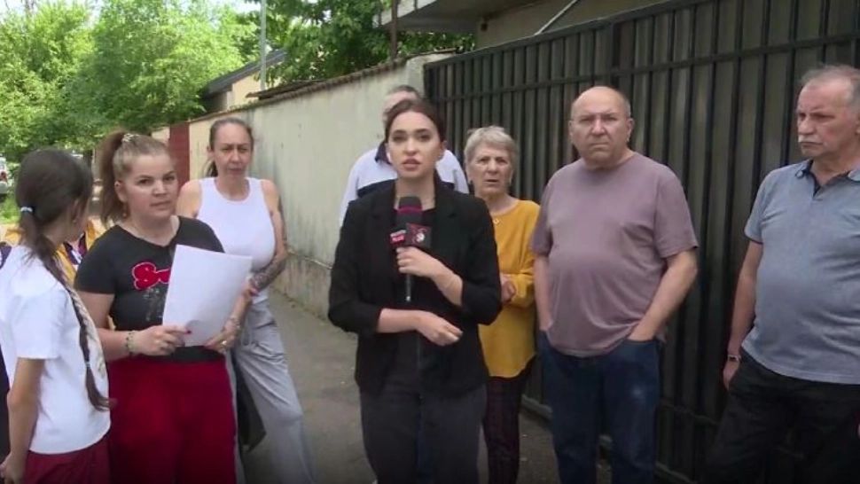 Bătaia de joc a lui Nicușor Dan. Oameni ținuți fără curent într-un bloc din Capitală