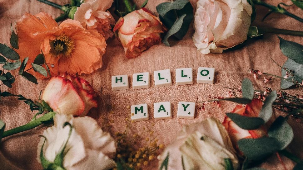 De ce se bea vin pe 1 mai? Superstiții legate de această lună de primăvară