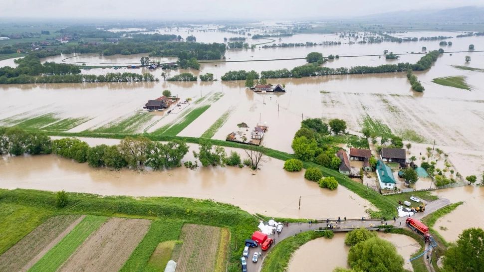 Inundații devastatoare în România. Prefectul de Covasna: „Apele se retrag, dar pericolul nu a trecut!”