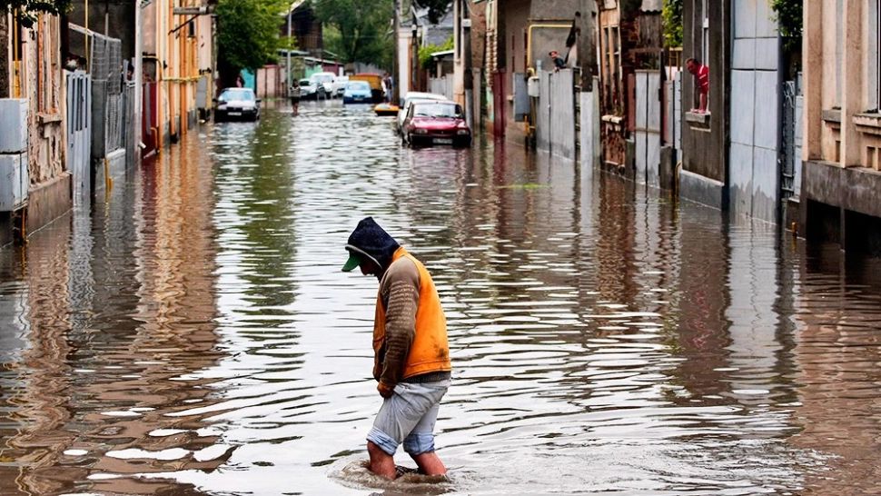 Alertă hidrologică: risc de viituri și inundații în 13 județe din România până sâmbătă