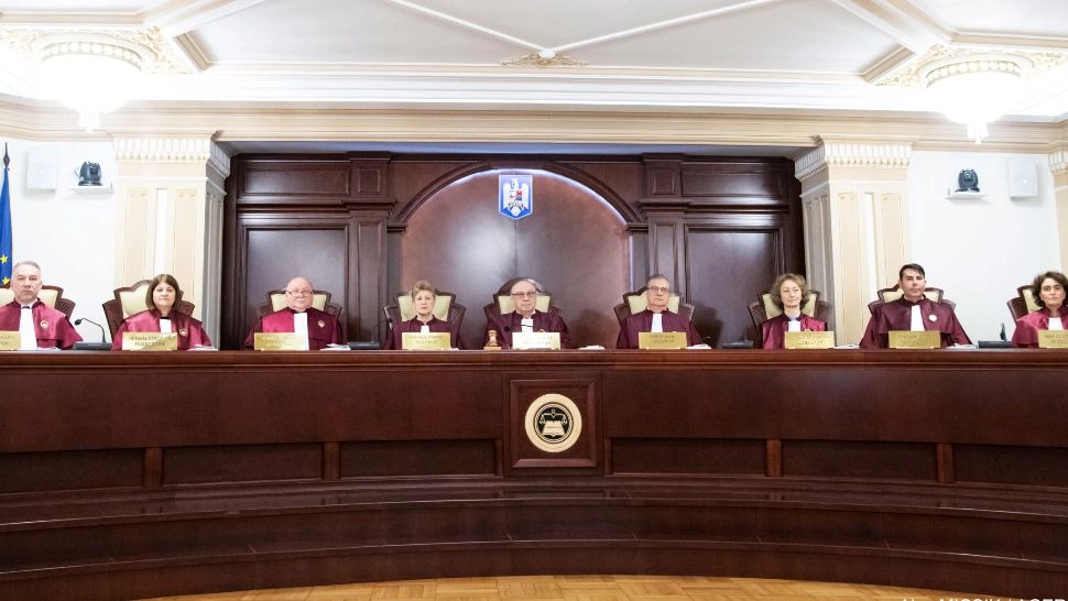 Veniturile fabuloase ale judecătorilor CCR. Ce au trecut în declarația de avere cei care apără pensiile nesimțite  