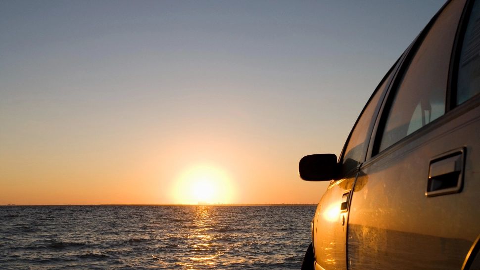 AMENZI usturătoare pentru persoanele care au intrat cu mașina pe plajă, în minivacanța de 1 Mai