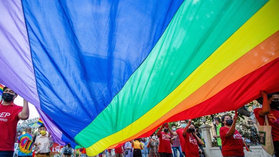 Elveția, decizie care uimește progresiștii: Steagul LGBT va fi interzis pe scena Eurovision