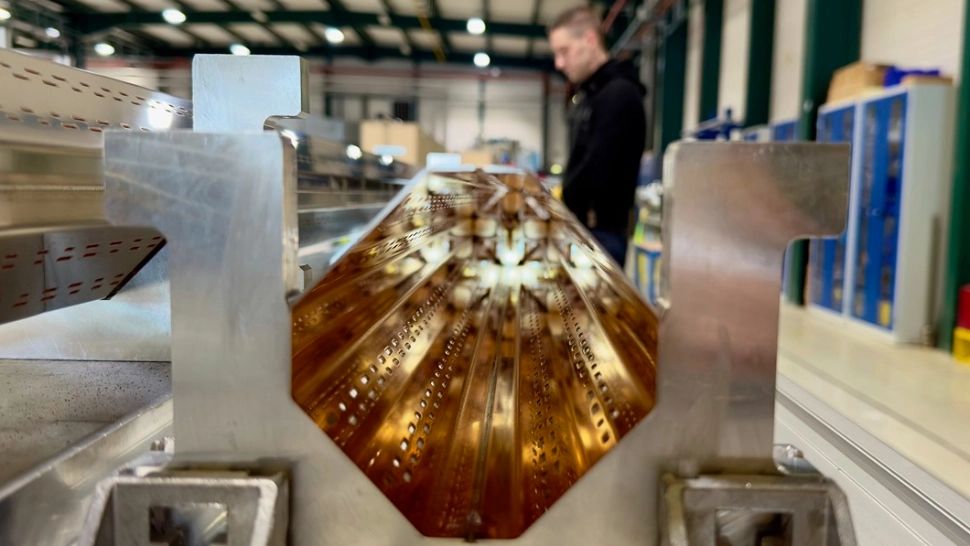 Revoluția care schimbă din temelii viața așa cum o știm. Cercetătorii de la CERN au reușit să transforme PLUMBUL în AUR