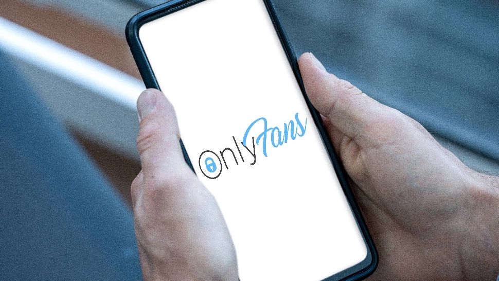 Femeile ies la atac împotriva partenerilor abonați la OnlyFans. De ce consideră că sunt înșelate?