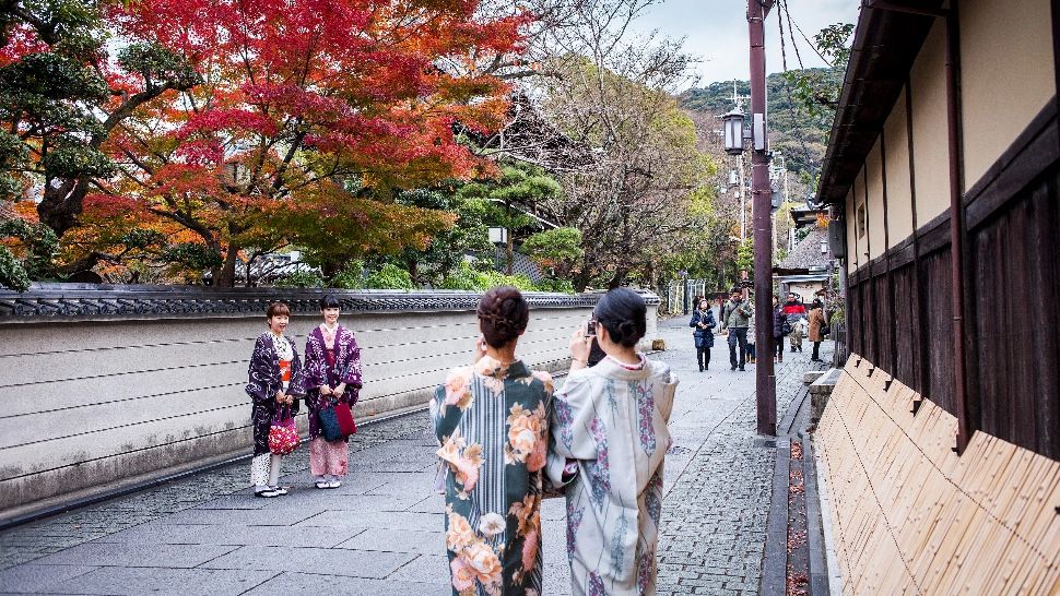 10 REGULI nescrise pentru turiștii care vizitează Japonia. Este obligatoriu să ții cont de ele când ești la masă sau în lift 