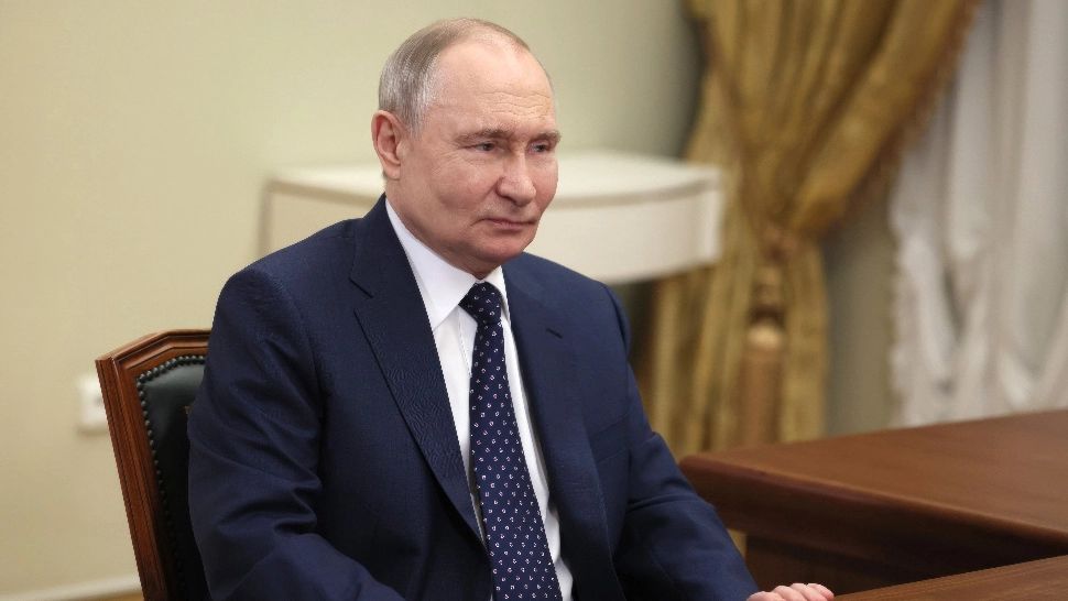 Imagini rare din apartamentul lui Putin de la Kremlin. Cine a primit permisiunea să între în spatele ușilor închise? - VIDEO