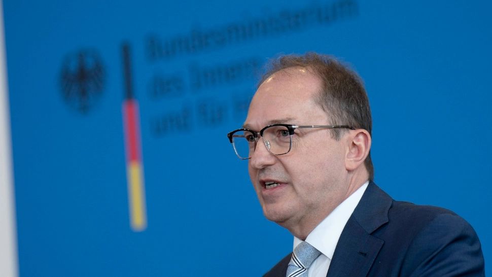 Germania își închide granițele pentru migranți. Noul ministru de Interne este decis să pună în aplicare planul lui Merz
