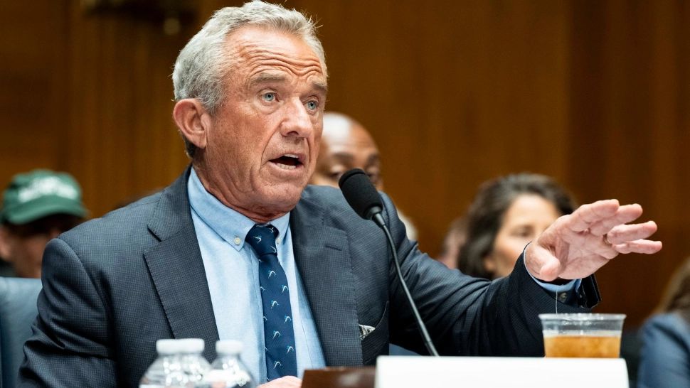 Ministrul lui Trump spune că Organizația Mondială a Sănătății este pe moarte. „Cer OMS să considere retragerea noastră din organizație ca pe un semnal de alarmă”