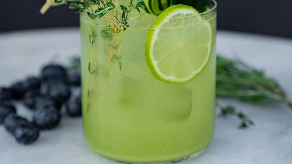 Sirop de mentă. Un remediu natural, parfumat, răcoritor și revigorant. De ce trebuie să-l ai toată vara la îndemână?