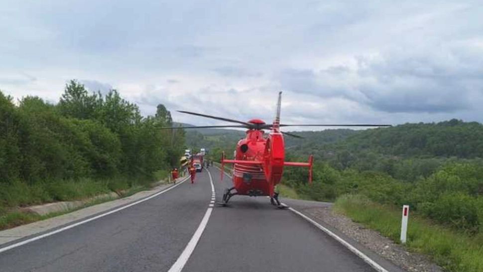 Accident în Sălaj, pe DN 1H. Salvatorii au chemat elicopterul SMURD pentru ajutor