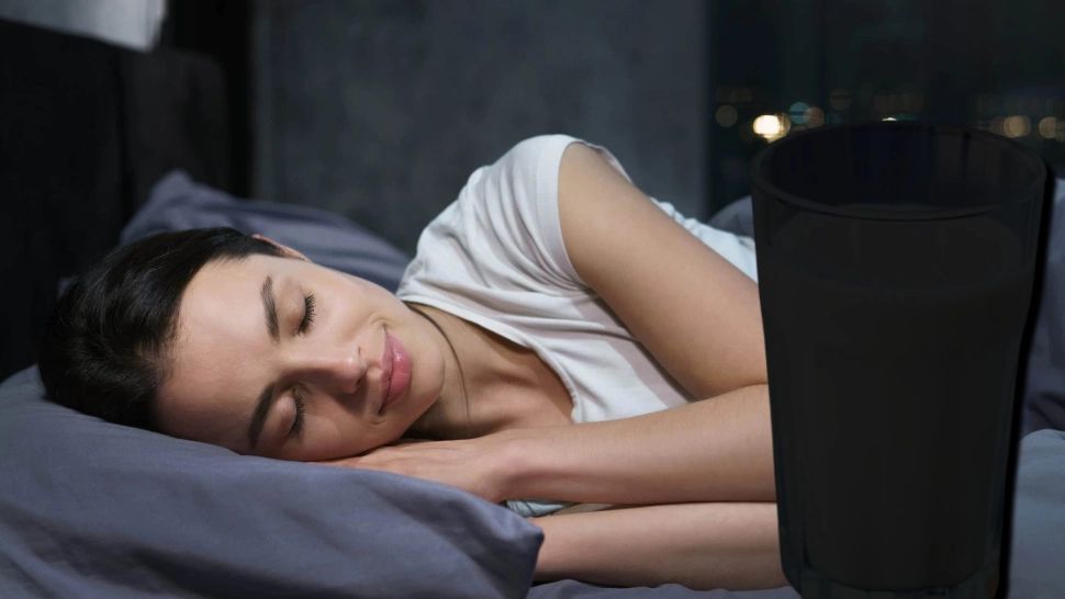 Băutura care te scapă ca prin magie de insomnie. Vei adormi mult mai repede și te vei odihni așa cum trebuie