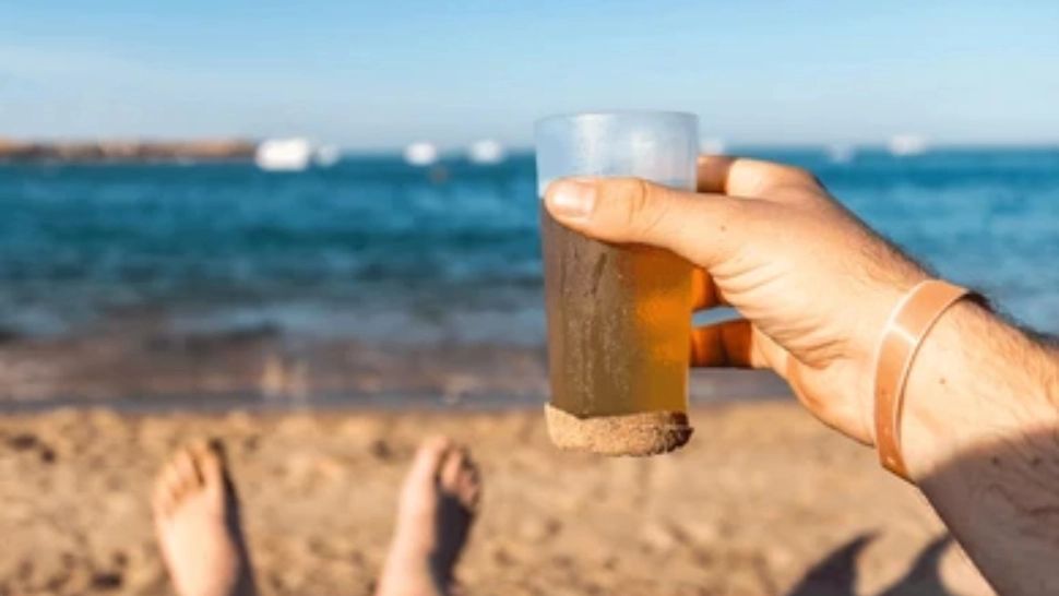 Prețuri astronomice pe litoral. Cât a dat un român pe alune, un corn și un suc în minivacanța de 1 Mai