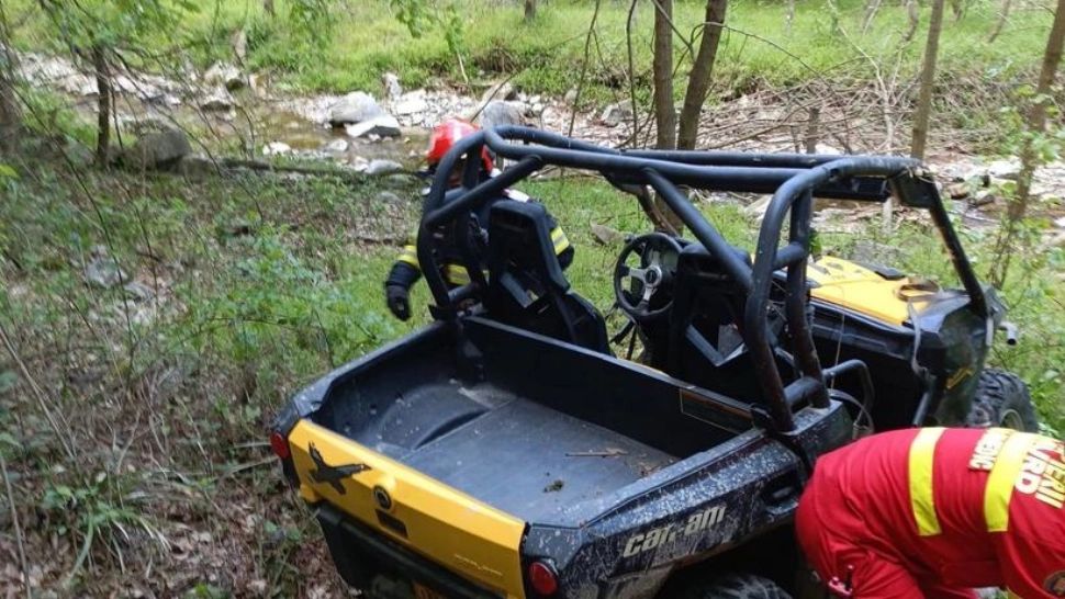 Tânăr rănit grav după a căzut cu ATV-ul într-o pădure din Prahova. Intervine un elicopter SMURD