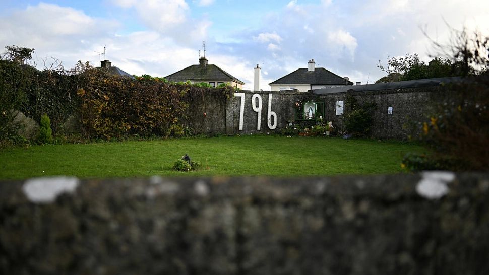 Descoperire terifiantă: aproape 800 de bebeluși morți au fost găsiți în fosa septică a unei case de călugărițe