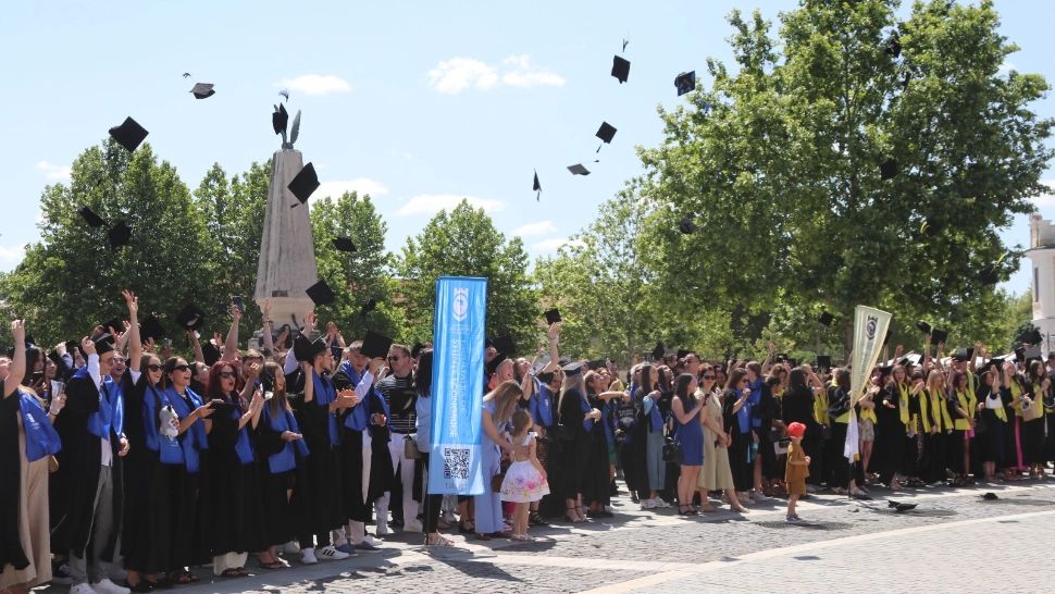 Promoția 2025 a Universității „1 Decembrie 1918”, din Alba Iulia, a încheiat anii studenției cu o sărbătoare de neuitat
