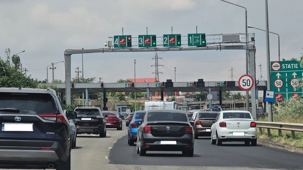 Haos la stația de taxare de la Fetești! Banda pentru plata cash de pe A2, aproape BLOCATĂ - FOTO/VIDEO