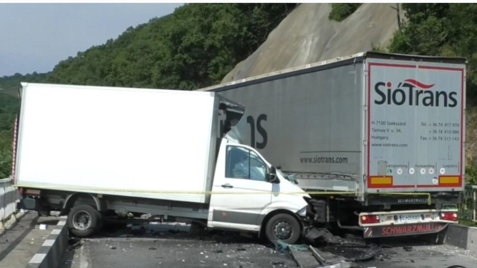 Bilanț tragic pe "șoseaua morții" din Defileul Dunării. Zeci de oameni au murit și alte zeci au fost grav răniți - FOTO GALERIE