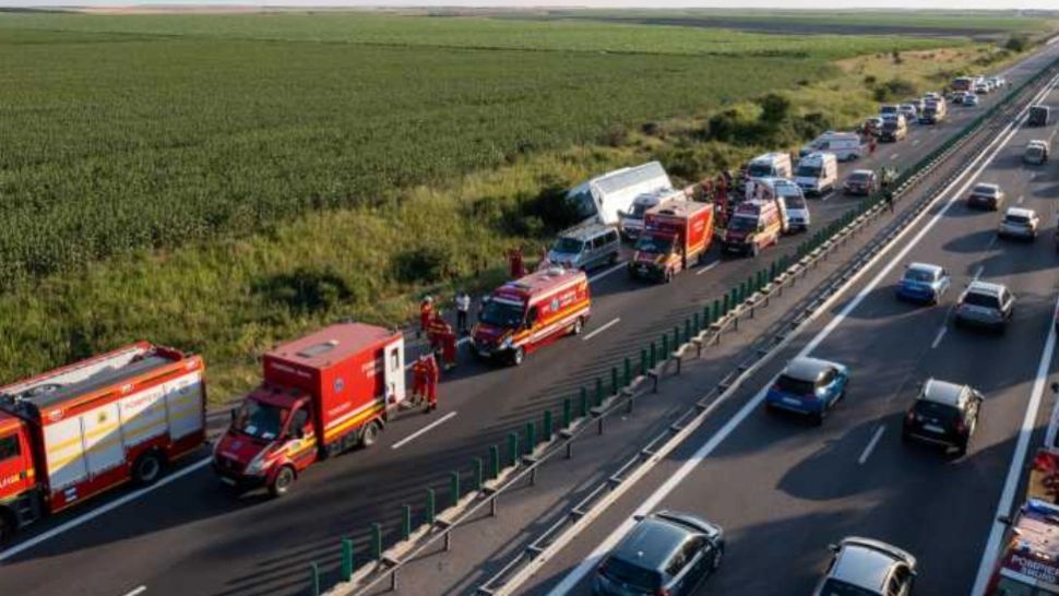 Tragedie pe autostrada A2: un adult decedat și 7 copii au fost răniți, după răsturnarea autocarului care transporta echipa de baschet Star Oradea
