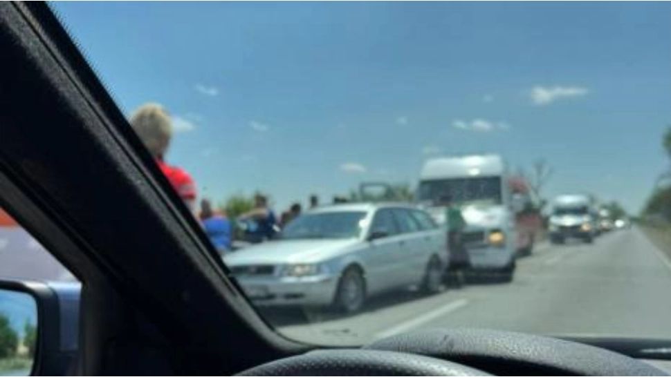 Accident rutier grav în Bihor. A fost activat Planul Roșu de Intervenție, după ce două micobuze și un autoturism s-au ciocnit violent 