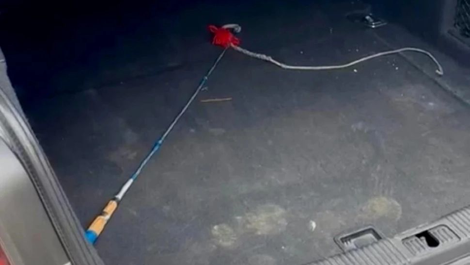 Adolescentă sechestrată și bătută cu biciul de fostul iubit. Individul nu a acceptat ideea despărțirii