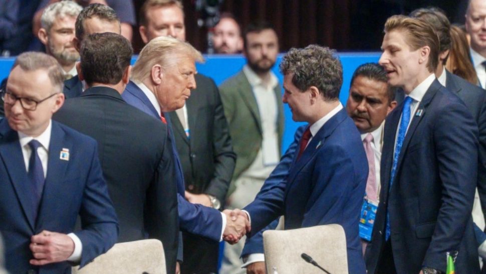 Întâlnire de gradul 0 la summitul NATO! Nicușor Dan a dat mâna cu Donald Trump