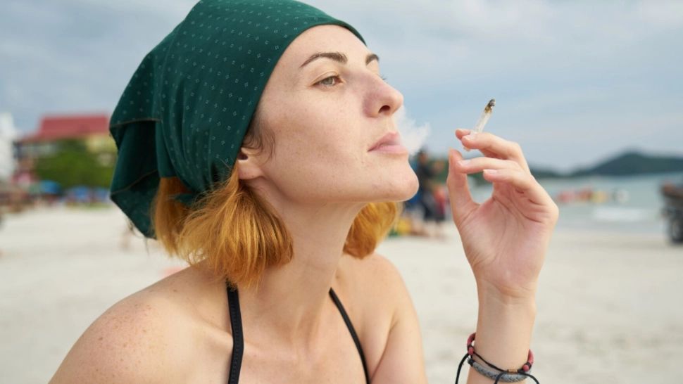 Încă o țară europeană interzice fumatul pe plajă. Fumătorii sunt deja exasperați