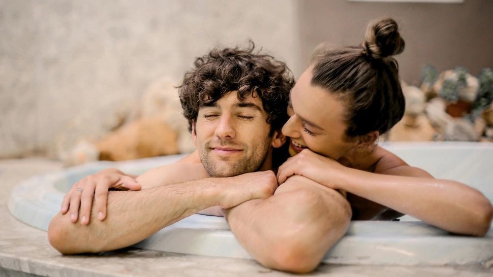 Greșeli pe care femeile le fac în relații. Sigur și tu faci asta! De ce TREBUIE să le eviți!