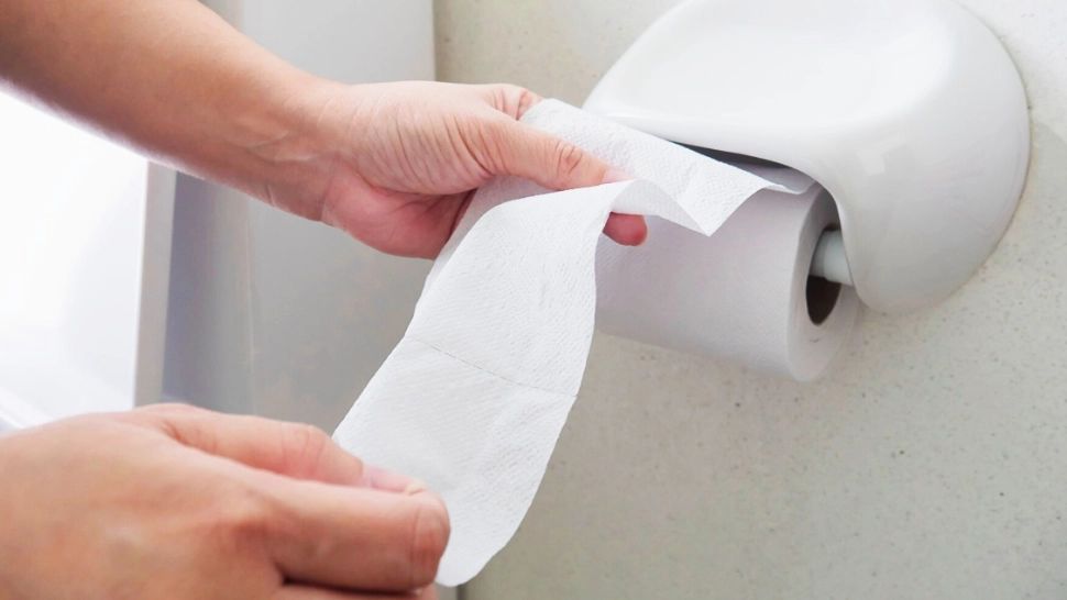 Un primar din România îi lasă pe elevi fără hârtie igienică în școli. Ce motiv a invocat pentru această decizie bizară