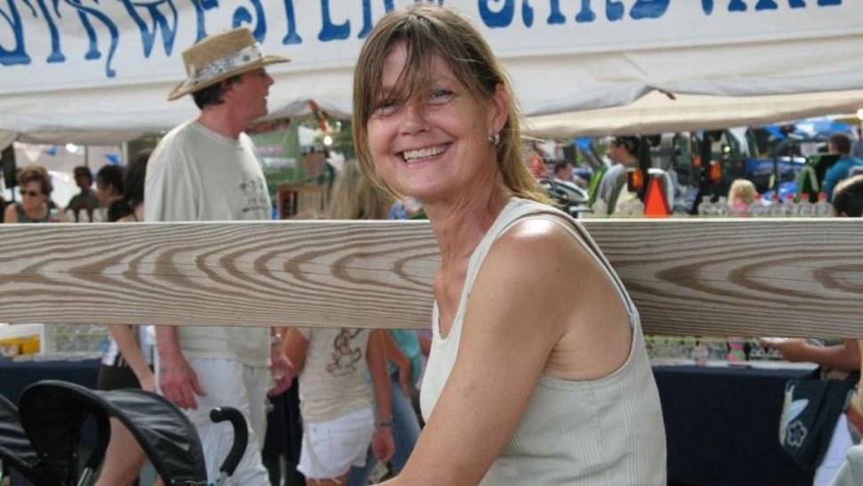 Cum arată femeia desfigurată de un cimpanzeu? Mărturisiri cutremurătoare la 16 ani de la atac