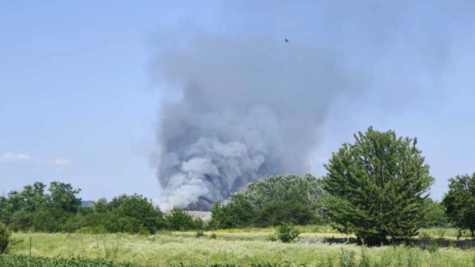 Incendiu la groapa de gunoi de la Aninoasa cu degajări mari de fum. A fost emis un mesaj RO-ALERT 