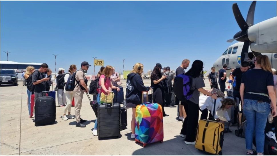 35 de cetăţeni români și rudele acestora, evacuați din Israel și aduși în România. Anunțul de ultimă oră al MAE